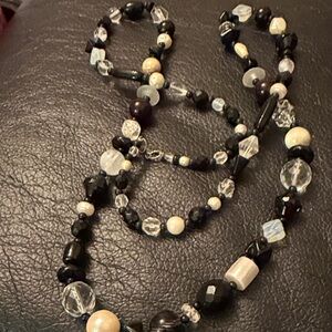 VTG Black and Clear Acrylic Beaded Necklace